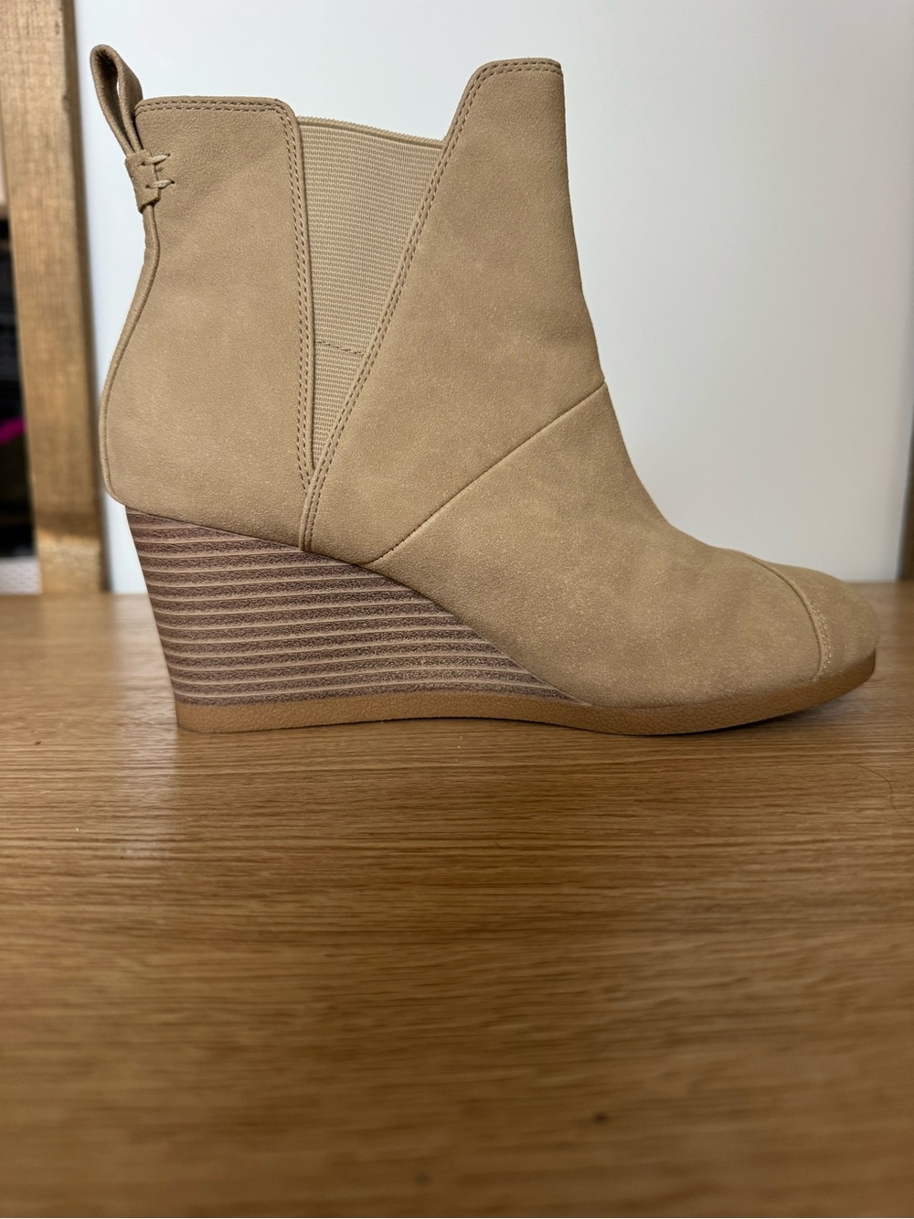 TOMS Wedge Ankle Bootie in Tan Suede Size 7
